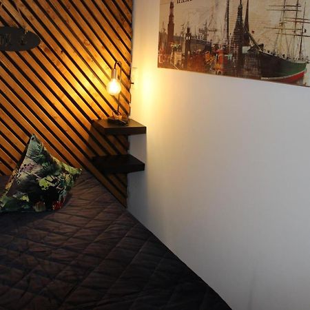 נוי וולמסטורף Kleine Souterrain Wohnung Naehe Hamburg מראה חיצוני תמונה