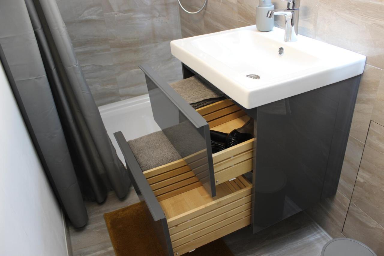 נוי וולמסטורף Kleine Souterrain Wohnung Naehe Hamburg מראה חיצוני תמונה